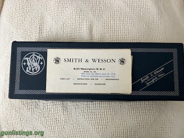 Pistols Smith & Wesson Model 48 (22 Mag.)