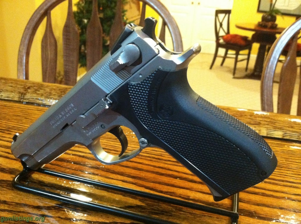 Pistols S&W 5906