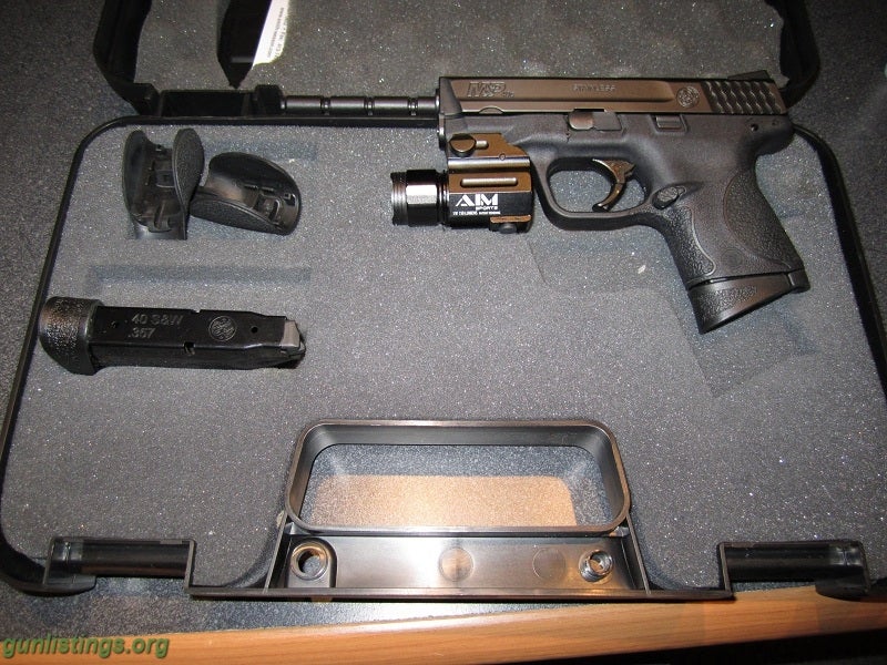 Gunlistings.org - Pistols S&W M&P 40c Compact - TRADE